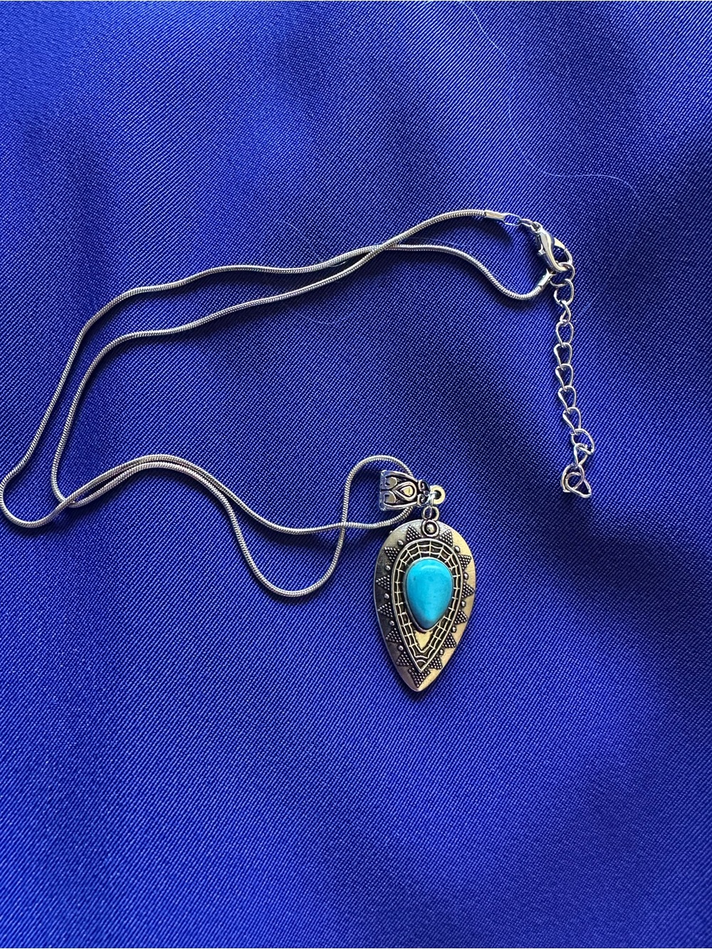 💙 Boho Turquoise Teardrop Pendant Silver Tone Necklace 18”